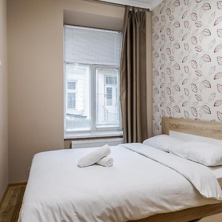 Apartment On Stavropihiiska Street 1 Lviv Dış mekan fotoğraf